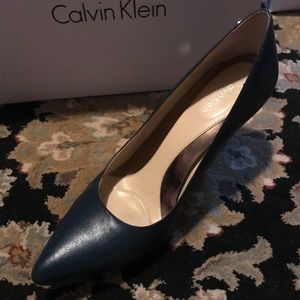 Calvin Klein Navy pumps